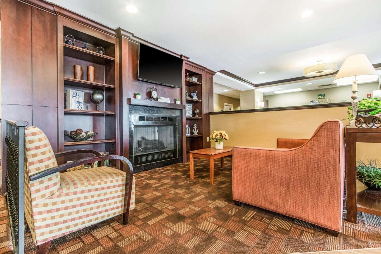 Quality Inn & Suites Лоренсберг Экстерьер фото